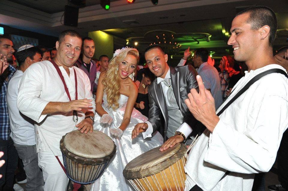 חתונה - חוגגים עם תופים ברחבה