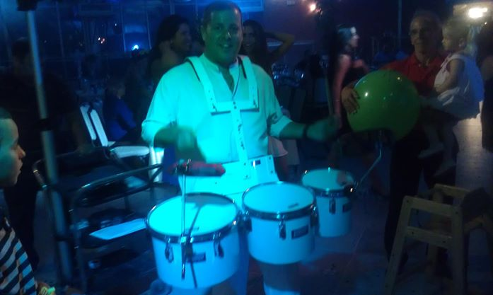 התקנת כלי הקשה חיצונית מלאה