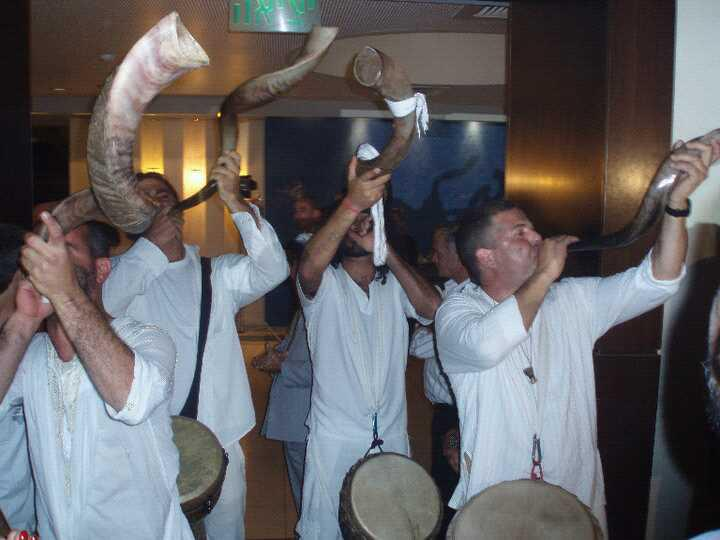 רגע מהאירוע — כלי הקשה והופעה חיה